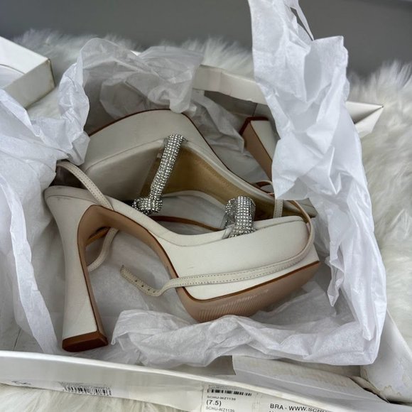 Schutz x REVOLVE Peaky Platform Sandal in White - Picture 3 of 8